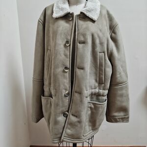 St. John's Bay - Men's Tan Faux Suede Jacket with White Sherpa Collar Size LARGE